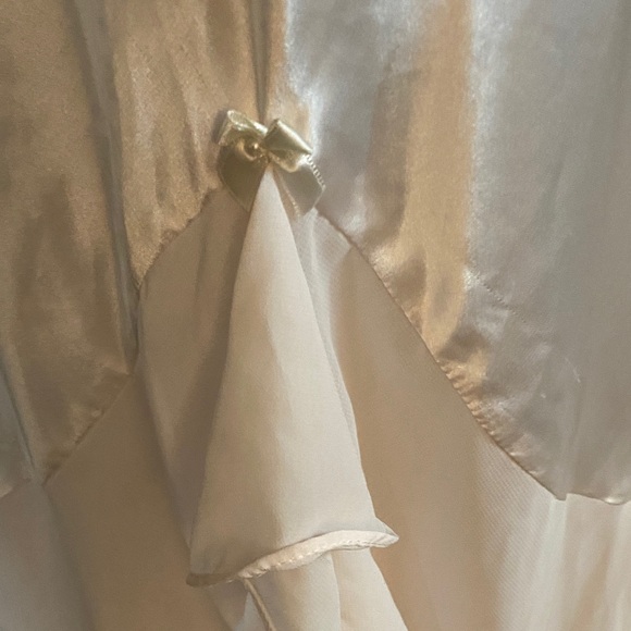 Silky Cream Chemise with Lace Detail - Picture 3 of 5